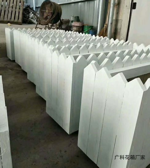 不同材质花箱的优缺点比较